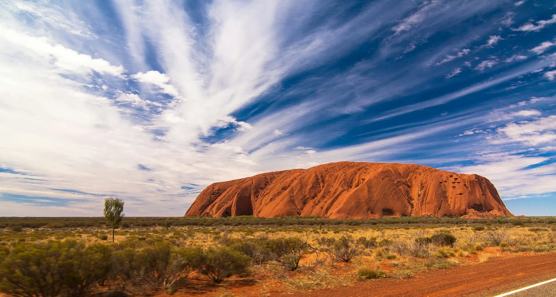 Mount Uluru Hero Background